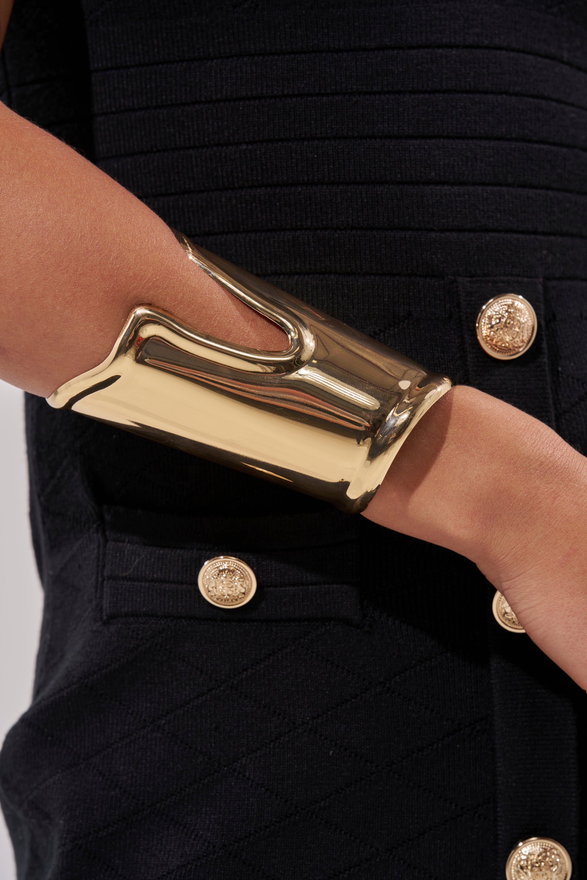 OUTFIT COMPLETER CUFF