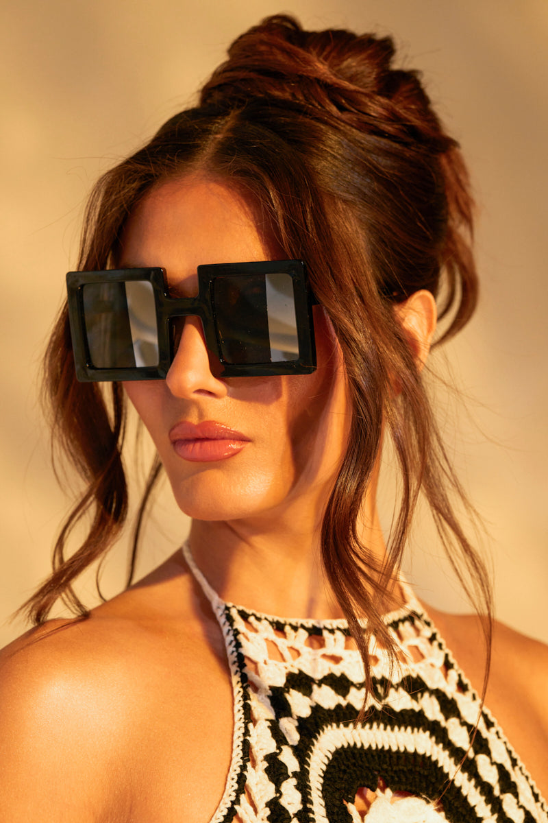 REALLY LIKE THAT SUNGLASSES