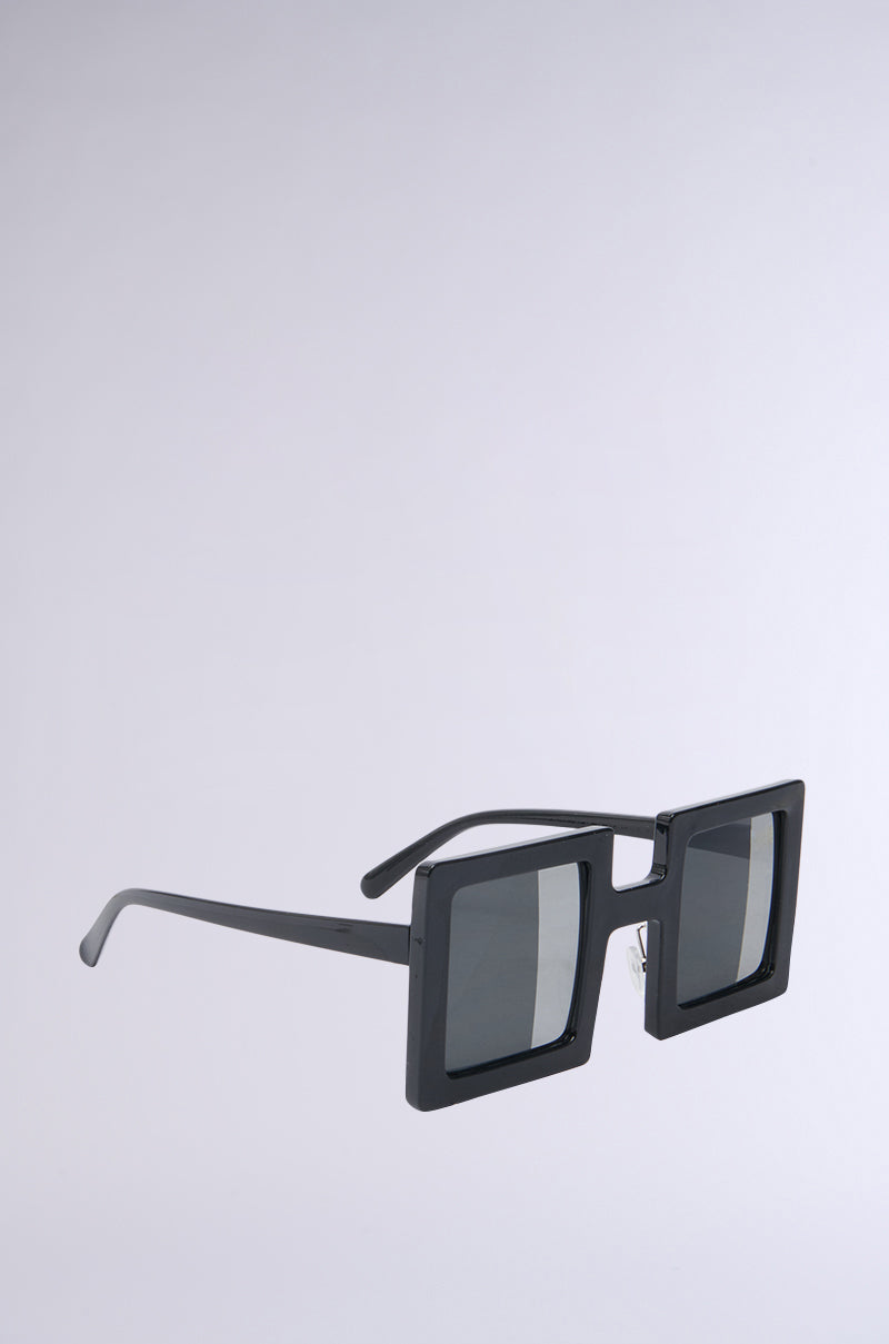 REALLY LIKE THAT SUNGLASSES