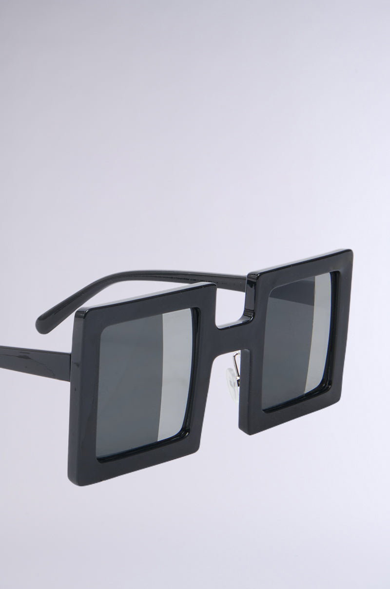 REALLY LIKE THAT SUNGLASSES