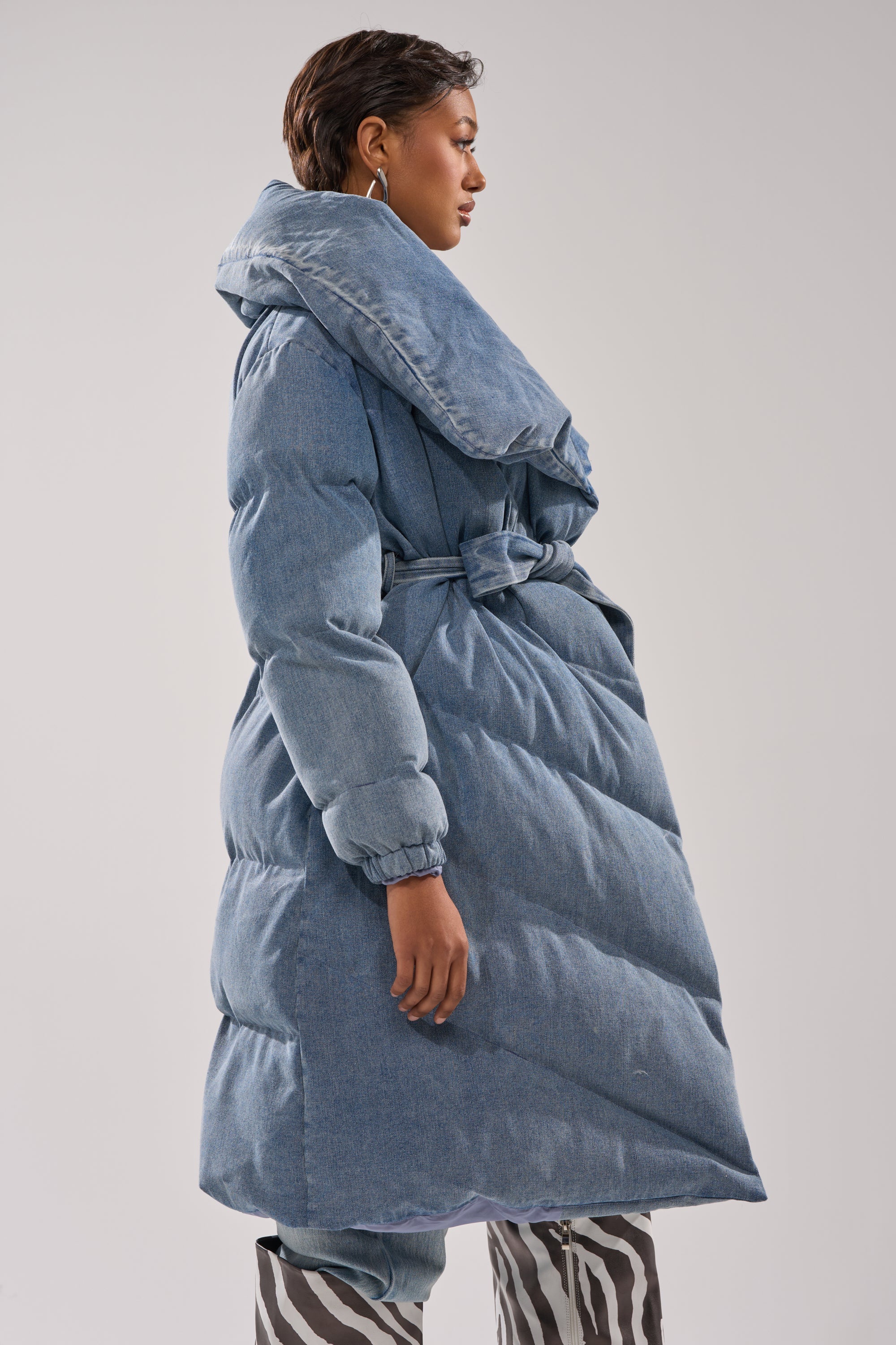 I'M OUTSIDE DENIM PUFFER