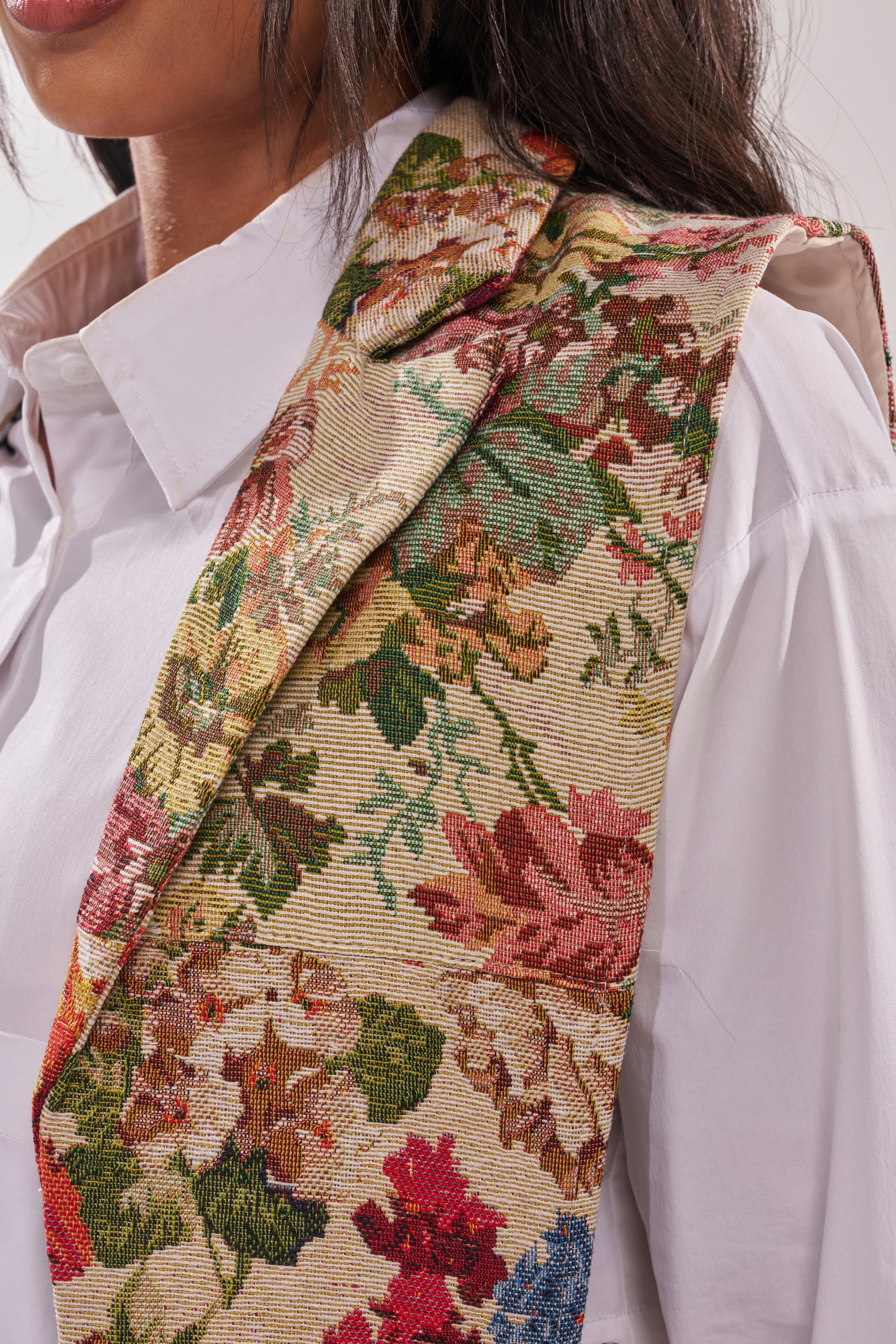 HONEY HONEY SPLIT VEST IN TAPESTRY